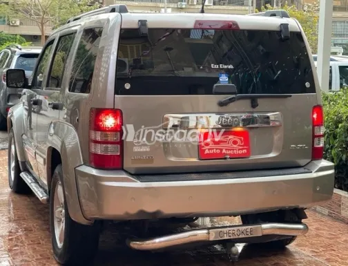 جيب شيروكي 2008 بني مستعملة للبيع - 5