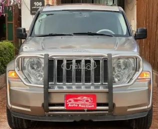 جيب شيروكي 2008 بني مستعملة للبيع