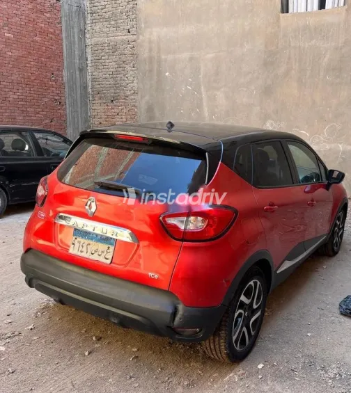 Renault Captur 2017 Red Used for Sale - 4
