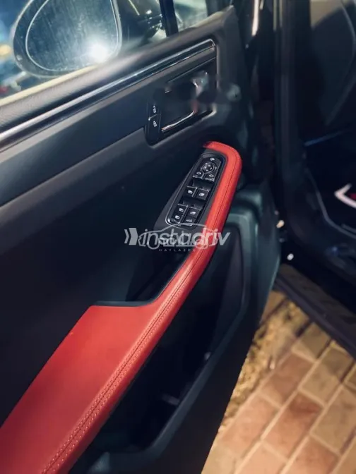 بورش ماكان 2026 أسود مستعملة للبيع - 3