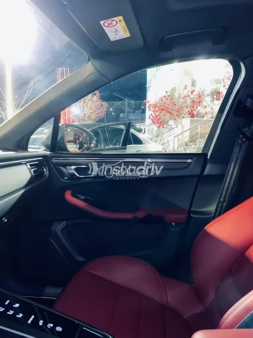 بورش ماكان 2026 أسود مستعملة للبيع - 4