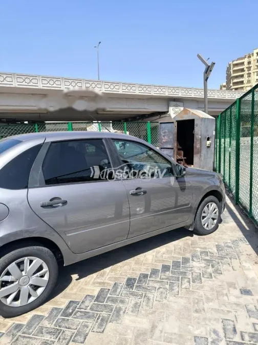 لادا جرانتا 2022 رمادي مستعملة للبيع - 4