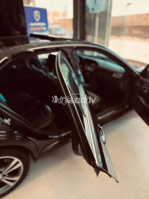Mercedes E 200 2015 Black Used for Sale - 7