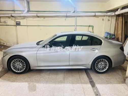 بي ام دبليو 320 2013 فضي مستعملة للبيع - 3