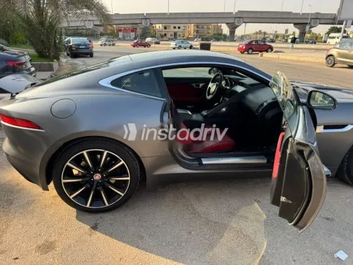 جاكوار ف تيب 2017 رمادي مستعملة للبيع - 4