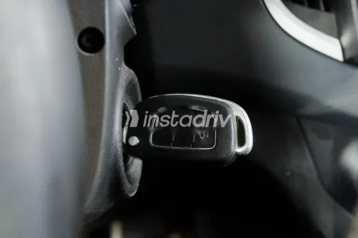 Hyundai Creta 2017 White Used for Sale - 7