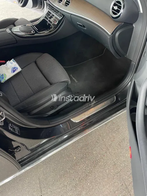 مرسيدس E 200 2023 أبيض مستعملة للبيع - 1