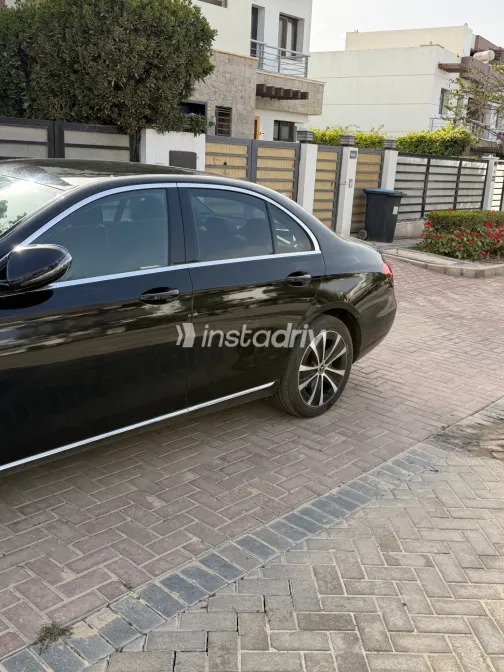 مرسيدس E 200 2023 أبيض مستعملة للبيع - 2