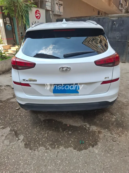 Hyundai Tucson 2021 White Used for Sale - 3
