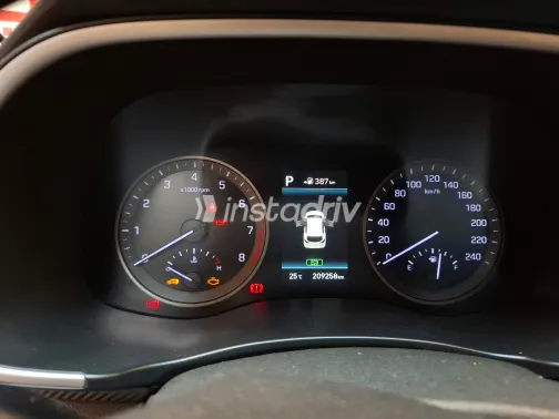 Hyundai Tucson 2021 White Used for Sale - 4