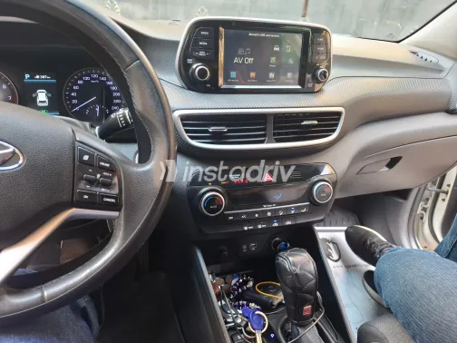 Hyundai Tucson 2021 White Used for Sale - 6