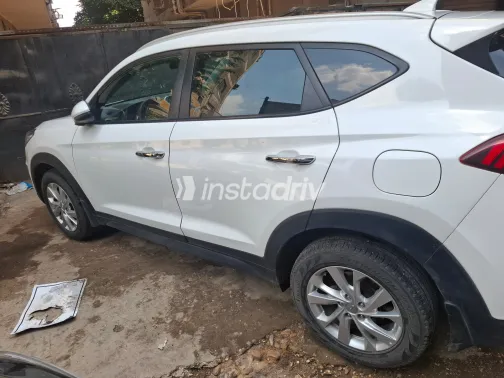 Hyundai Tucson 2021 White Used for Sale - 9