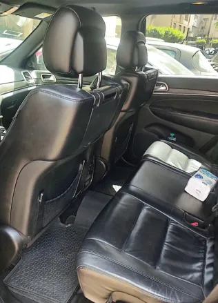 جيب جراند شيروكي 2018 أبيض مستعملة للبيع