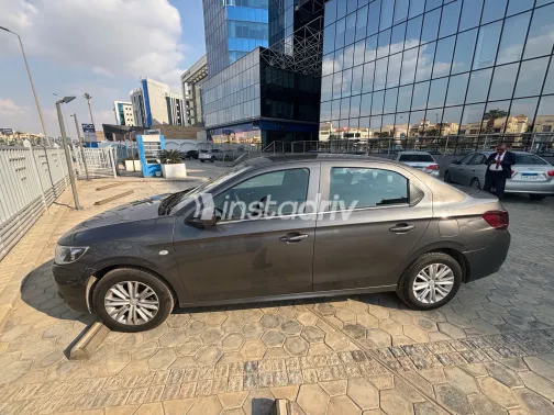 Peugeot 301 2019 White Used for Sale - 6