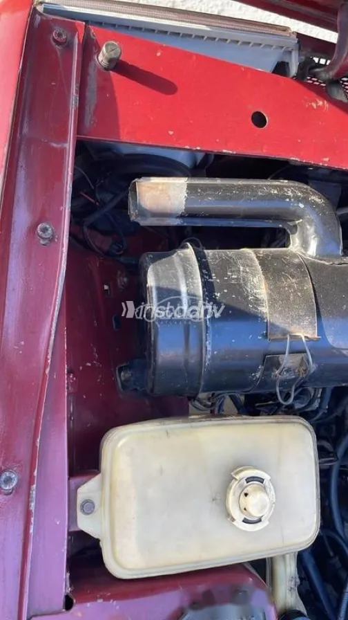 فيات شاهين 2002 أحمر غامق مستعملة للبيع - 2