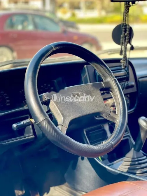 فيات شاهين 2002 أحمر غامق مستعملة للبيع - 6