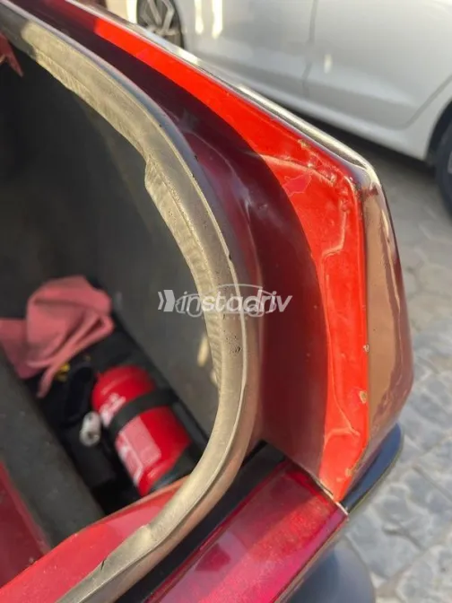 فيات شاهين 2002 أحمر غامق مستعملة للبيع - 7