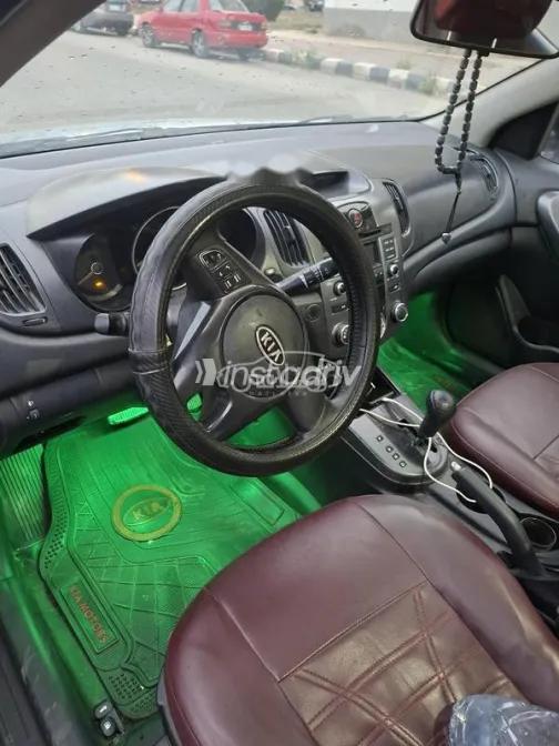 Kia Cerato 2010 Silver Used for Sale - 2