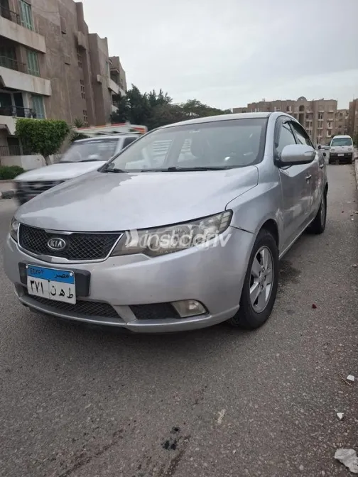 Kia Cerato 2010 Silver Used for Sale - 9