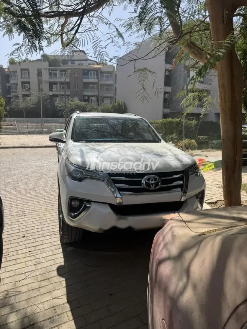 Toyota Fortuner 2021 White Used for Sale - 1