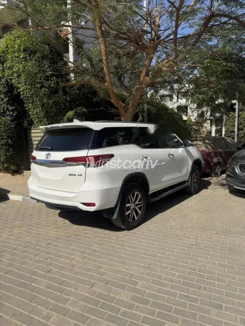 Toyota Fortuner 2021 White Used for Sale - 2