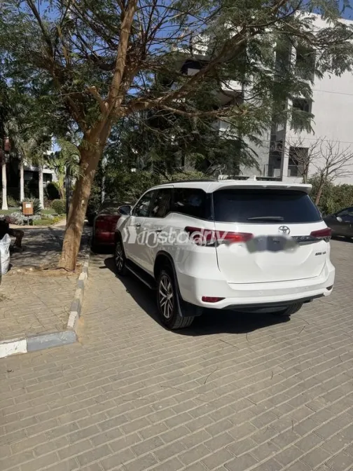 Toyota Fortuner 2021 White Used for Sale - 4