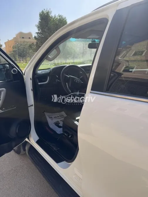 Toyota Fortuner 2021 White Used for Sale - 6