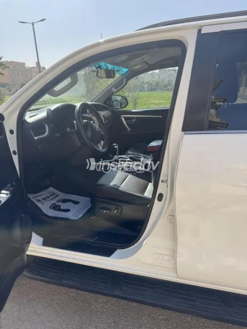 Toyota Fortuner 2021 White Used for Sale - 7