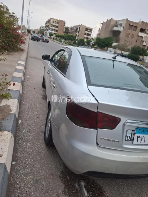 Kia Cerato 2010 Silver Used for Sale - 1