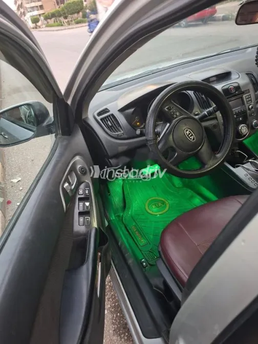 Kia Cerato 2010 Silver Used for Sale - 8