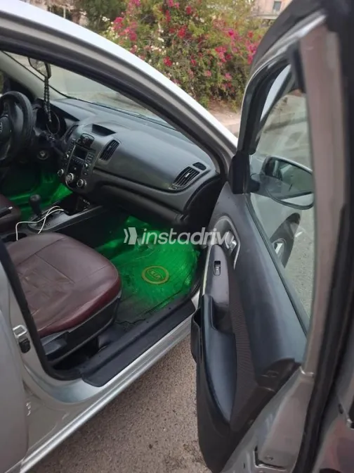 Kia Cerato 2010 Silver Used for Sale - 9