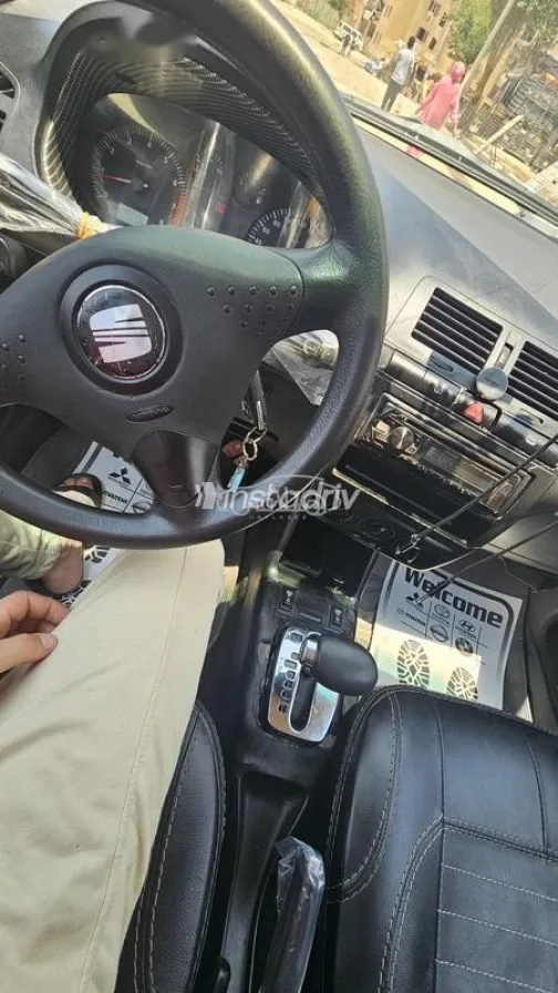 سيات ابيزا 2002 فضي مستعملة للبيع - 5