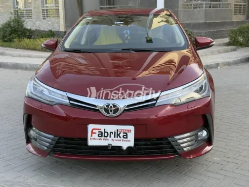 تويوتا كورولا 2016 فضي مستعملة للبيع - 6