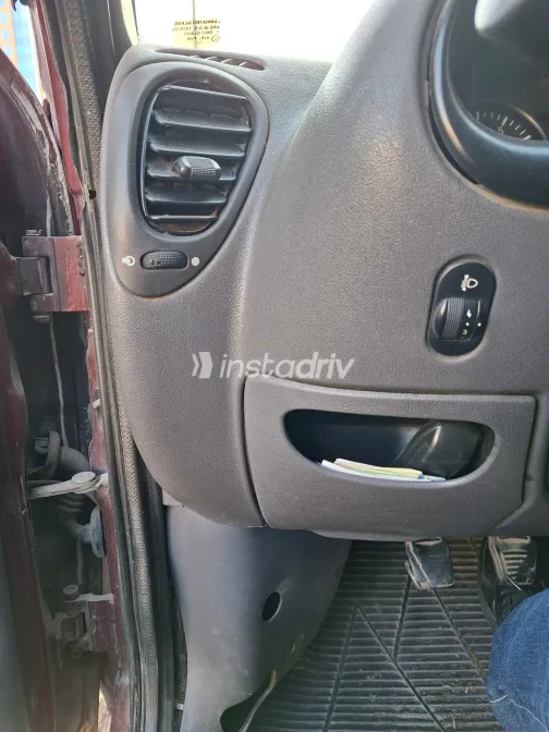 Ford Fiesta 2000 White Used for Sale - 1