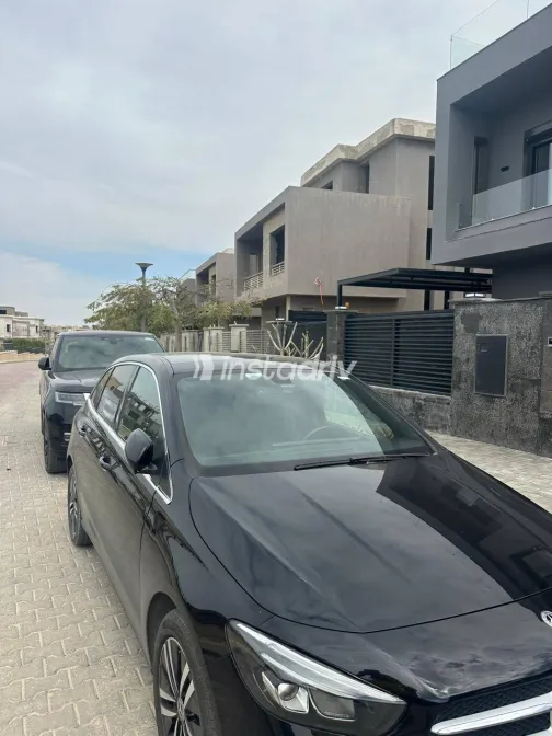 مرسيدس B 200 2023 أبيض مستعملة للبيع - 3