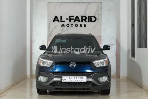 Ssang Yong Tivoli 2017 Dark Blue Used for Sale - 1