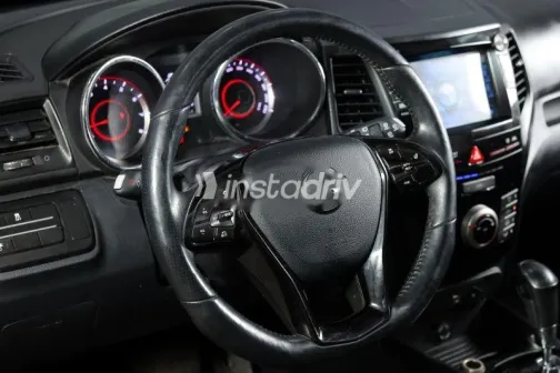 Ssang Yong Tivoli 2017 Dark Blue Used for Sale - 3