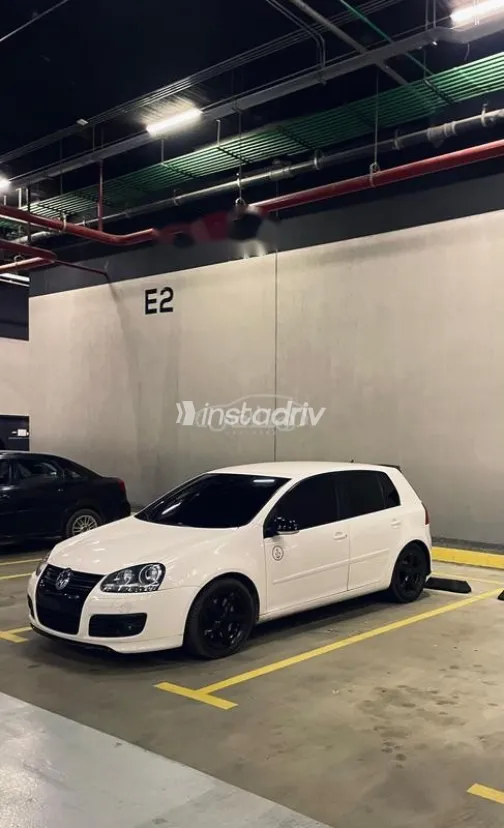 فولكس فاغن جولف 5 2009 أبيض مستعملة للبيع - 1