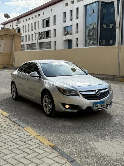 اوبل أنسيجنيا 2016 فضي مستعملة للبيع - 2