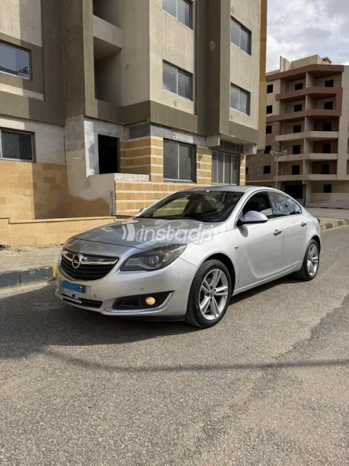 اوبل أنسيجنيا 2016 فضي مستعملة للبيع - 3