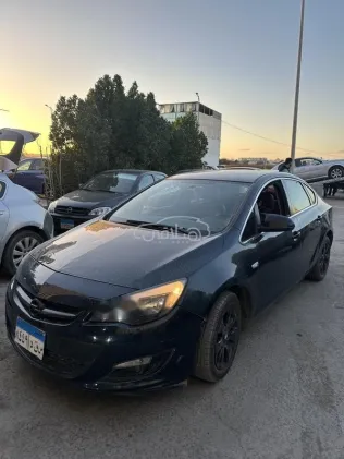 اوبل أسترا 2020 أخضر مستعملة للبيع