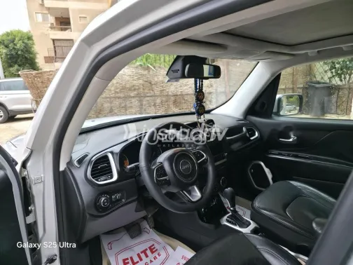 Jeep Renegade 2017 White Used for Sale - 5