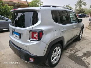 Jeep Renegade 2017 White Used for Sale