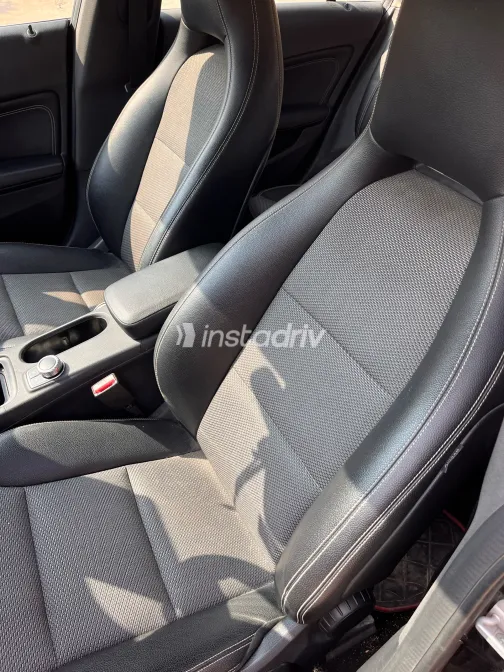 مرسيدس CLA 180 2015 أبيض مستعملة للبيع - 2