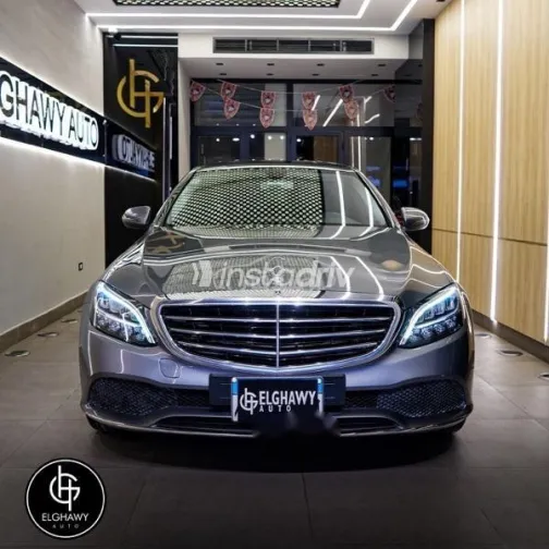 Mercedes C 180 2019 Gray Used for Sale - 4