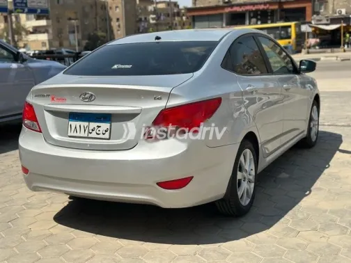 هيونداي اكسنت RB 2025 فضي مستعملة للبيع - 4