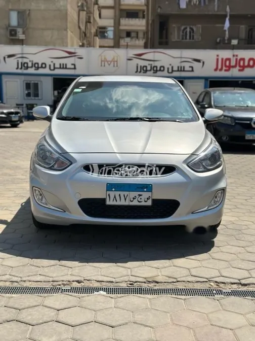 هيونداي اكسنت RB 2025 فضي مستعملة للبيع - 6