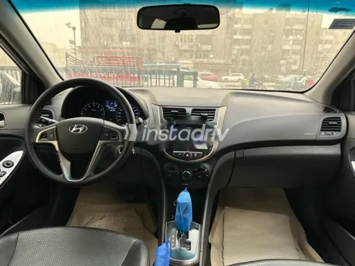 هيونداي اكسنت RB 2025 فضي مستعملة للبيع - 7