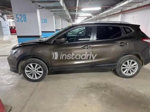 نيسان قشقاي 2017 أبيض مستعملة للبيع - 2