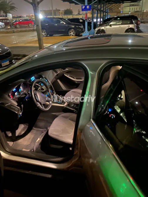 فورد فوكس 2015 أبيض مستعملة للبيع - 4